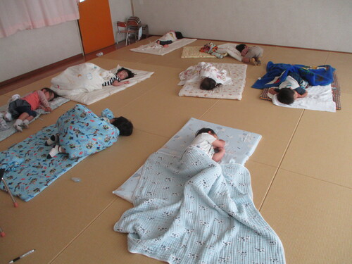 お昼寝